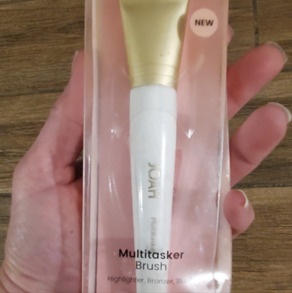New Joah Multitasker Makeup Brush. - Picture 4 of 6